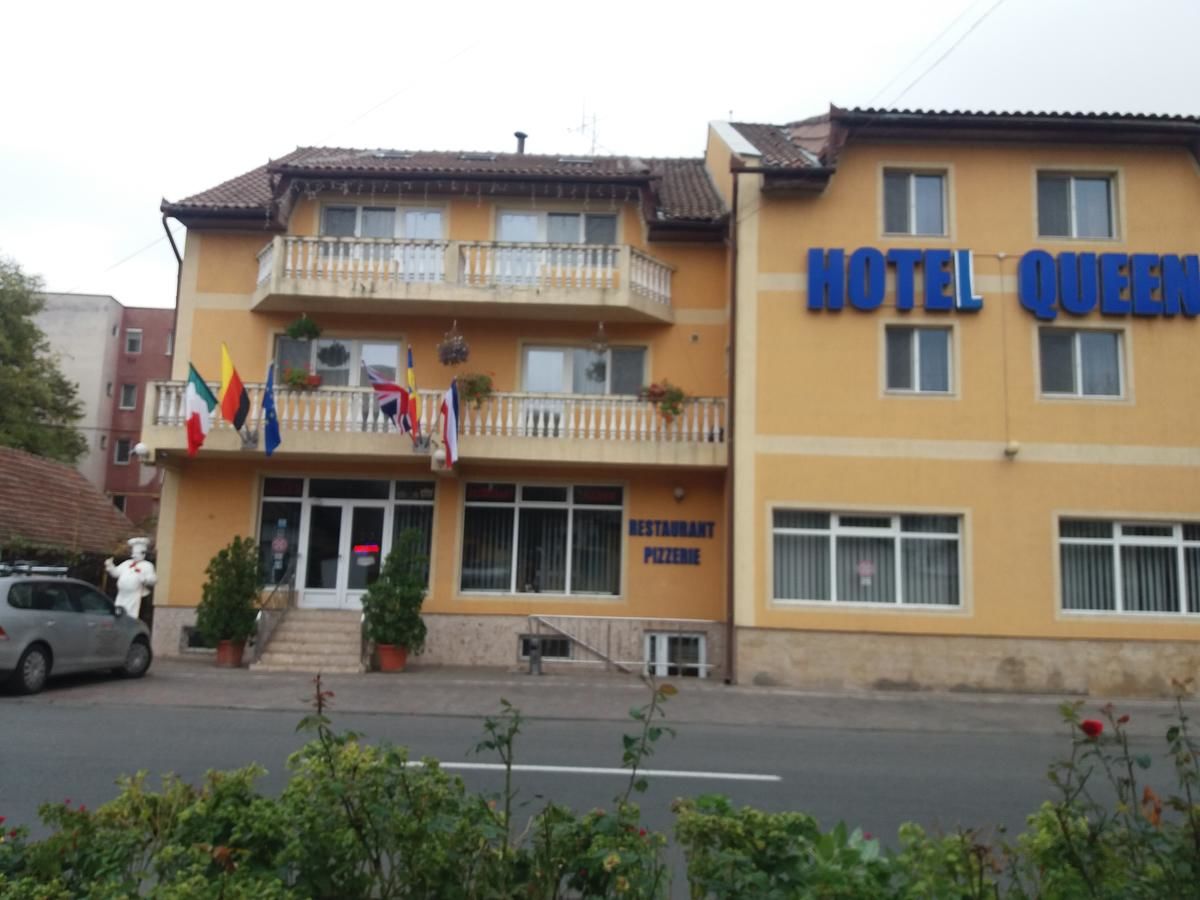 Отель Hotel Queen Арад-10